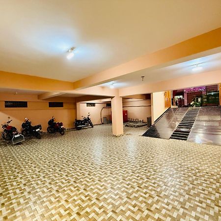 Hotel Golden Crystal ปัฏนา ภายนอก รูปภาพ