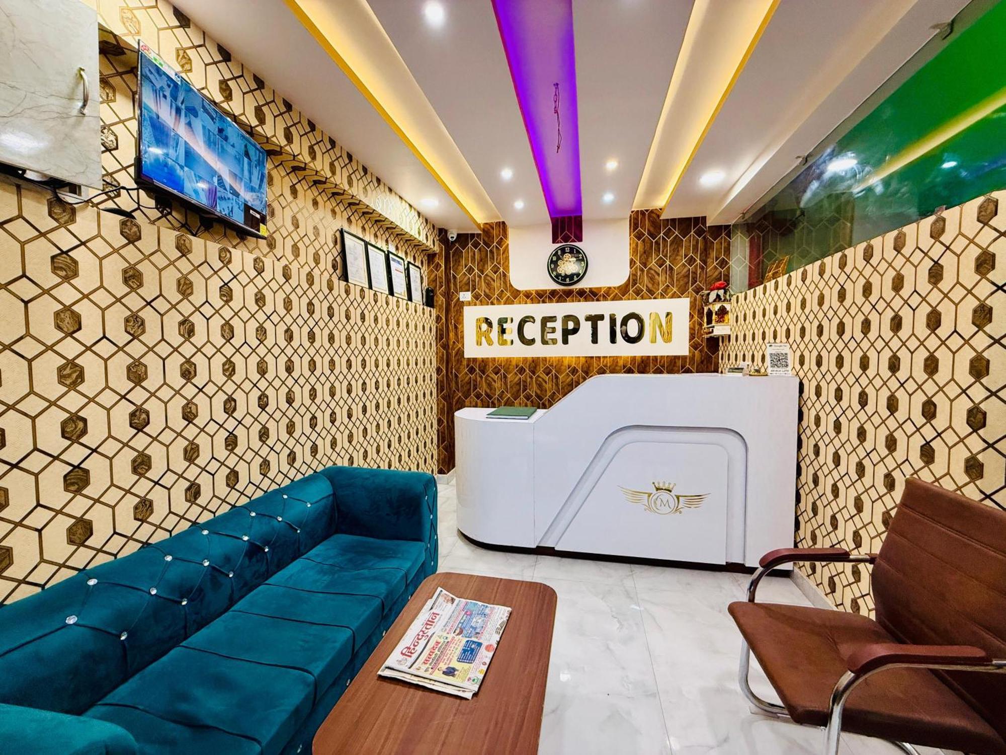 Hotel Golden Crystal ปัฏนา ภายนอก รูปภาพ